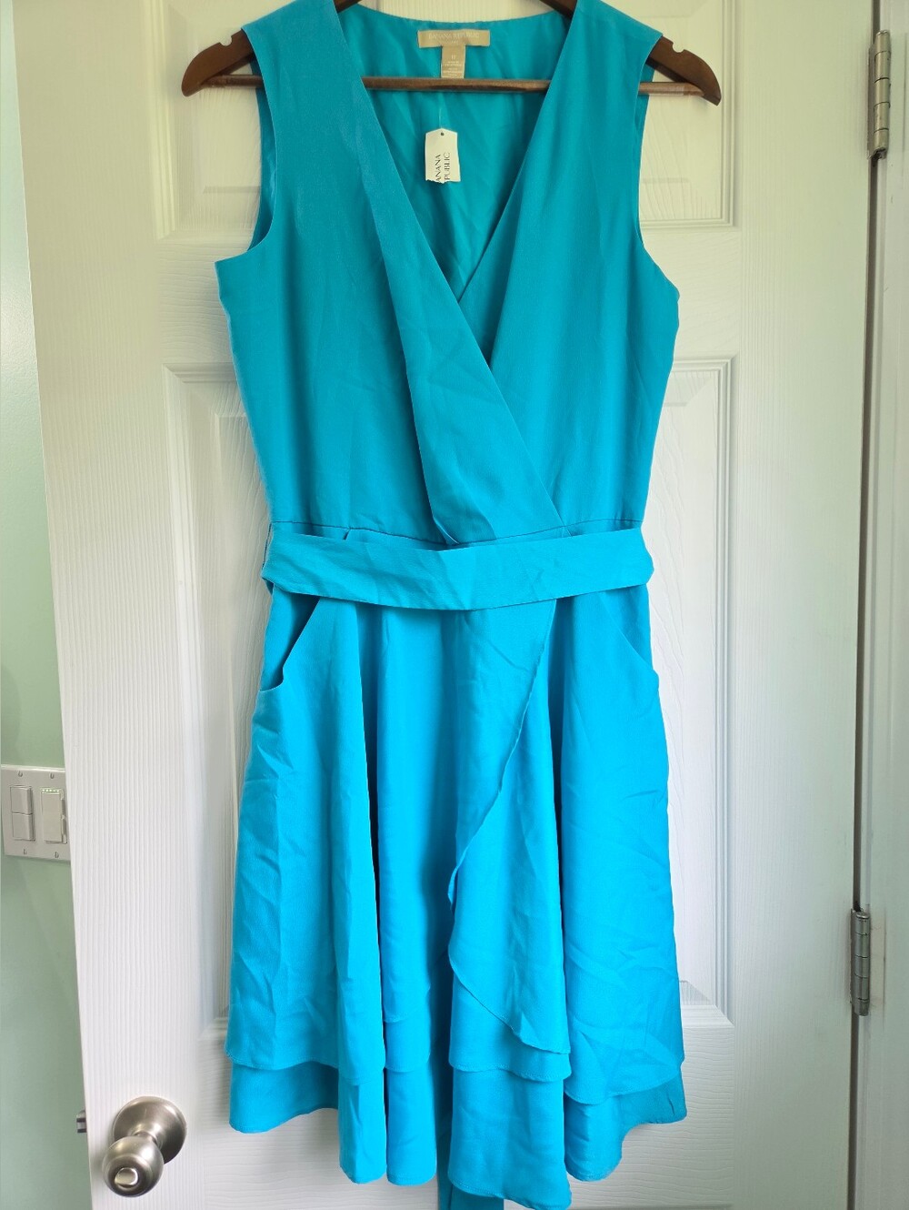 NWT Banana Republic Aqua Blue Tiered Ruffle Wrap Dress With Pockets - Size 10